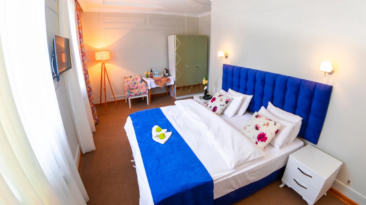 Luxury and Convenience: The Role of 4-Star Hotels